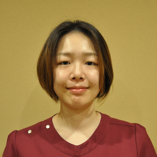 Naho Inoue 井上 奈保